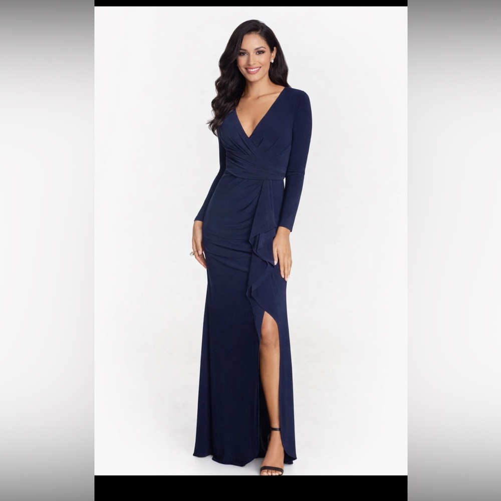 Betsy & Adam Navy Long Sleeve V-Neck Gown Size 18W NWOT Formal Evening Dress